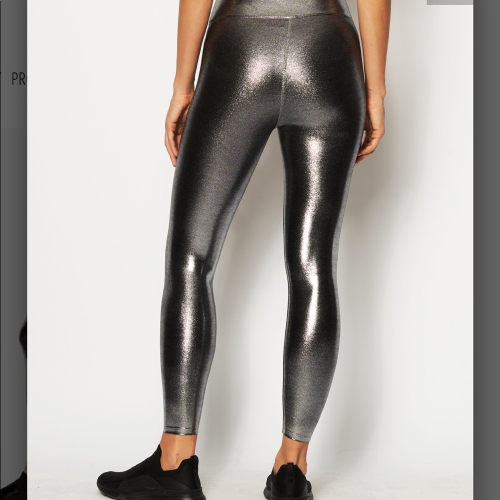 NWT Heroine Sport Marvel leggings Platinum L